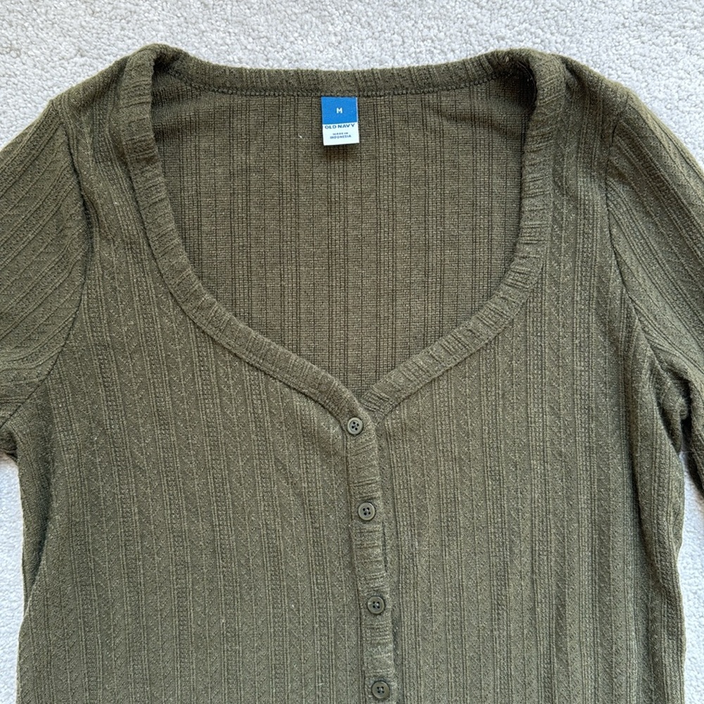 Old Navy Olive Green Chic Long Sleeve Top - Picture 3 of 4